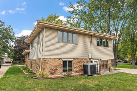 Tiny photo for 14601 Tripp Avenue, Midlothian, IL 60445 (MLS # 12497056)