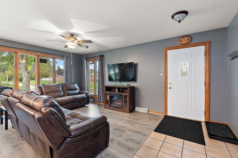 Tiny photo for 14601 Tripp Avenue, Midlothian, IL 60445 (MLS # 12497056)