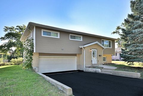 Photo of 913 S Iowa Street, Addison, IL 60101 (MLS # 12493925)