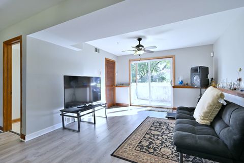 Tiny photo for 913 S Iowa Street, Addison, IL 60101 (MLS # 12493925)