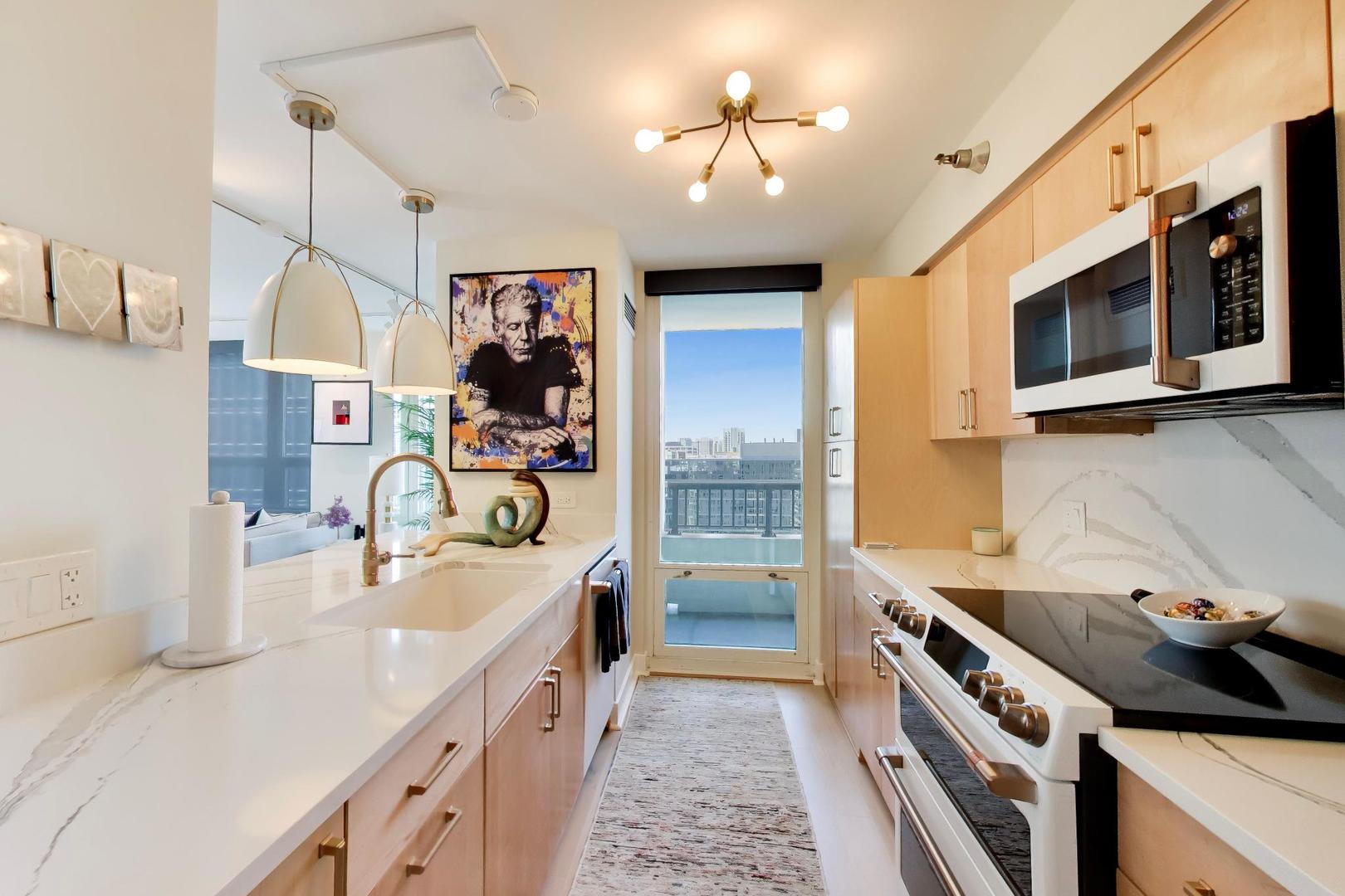 345 N La Salle Drive 3306