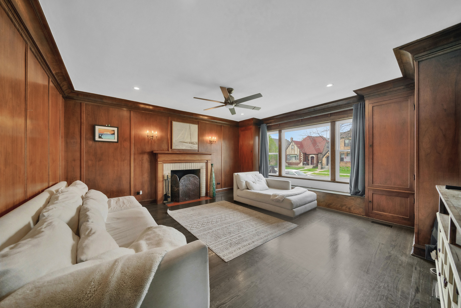 3359 N Oak Park Avenue