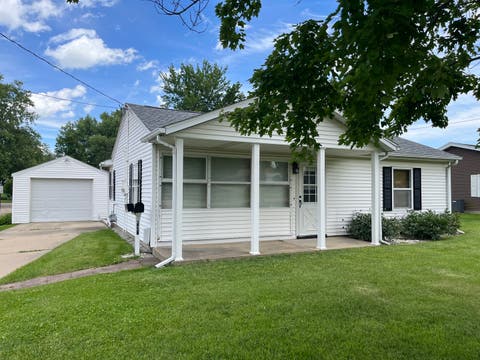 Photo of 526 Edwards Street, Kewanee, IL 61443 (MLS # 12686510)