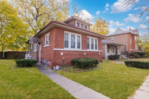 Tiny photo for 8129 S Cornell Avenue, Chicago, IL 60617 (MLS # 12513371)