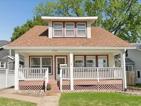 Photo of 2206 6th Street, Moline, IL 61265 (MLS # 12633057)