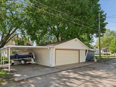 Tiny photo for 2206 6th Street, Moline, IL 61265 (MLS # 12633057)