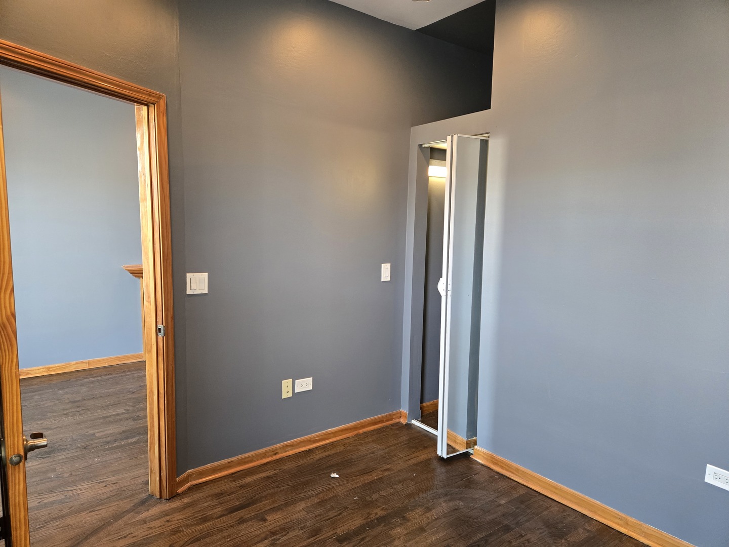 948 N California Avenue