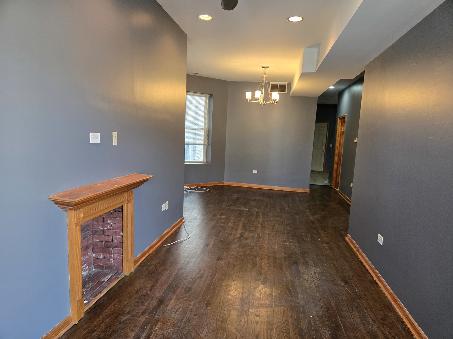 948 N California Avenue