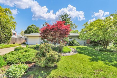 Photo of 1302 Briarwood Drive, Champaign, IL 61821 (MLS # 12601060)
