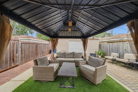 Tiny photo for 4009 S Vincennes Avenue, Chicago, IL 60653 (MLS # 12732589)