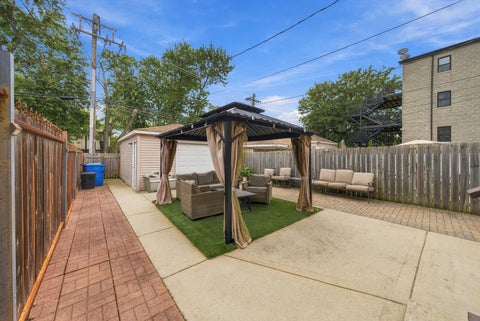 Tiny photo for 4009 S Vincennes Avenue, Chicago, IL 60653 (MLS # 12732589)