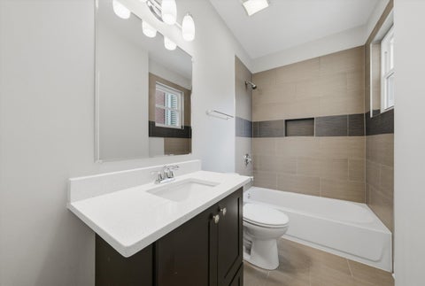 Tiny photo for 4009 S Vincennes Avenue, Chicago, IL 60653 (MLS # 12732589)