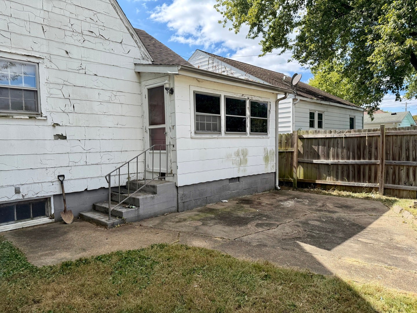 605 W 10th Street