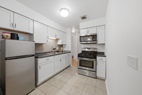 Tiny photo for 1500 Robin Circle #213, Hoffman Estates, IL 60169 (MLS # 12797261)