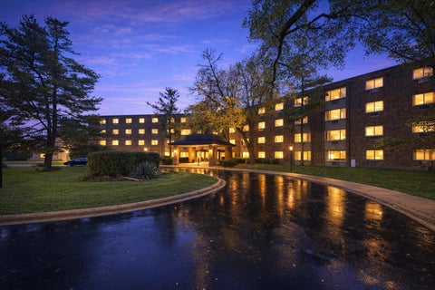 Tiny photo for 1500 Robin Circle #213, Hoffman Estates, IL 60169 (MLS # 12797261)