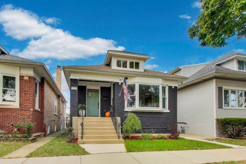Tiny photo for 4240 N Mcvicker Avenue, Chicago, IL 60634 (MLS # 12508354)