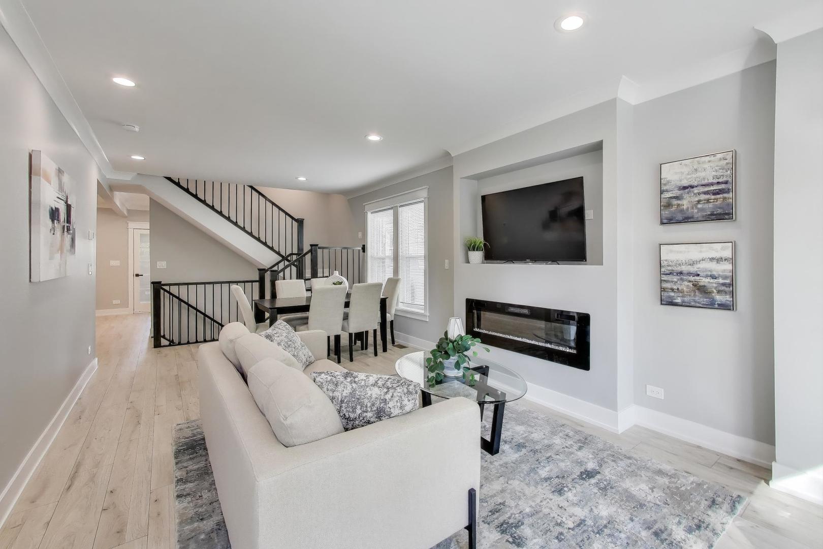 4240 N Mcvicker Avenue