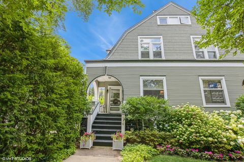 Tiny photo for 516 Greenwood Street #516, Evanston, IL 60201 (MLS # 12586265)