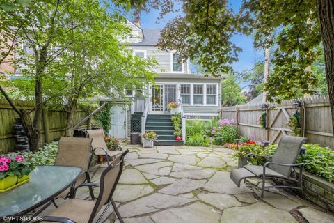 Tiny photo for 516 Greenwood Street #516, Evanston, IL 60201 (MLS # 12586265)