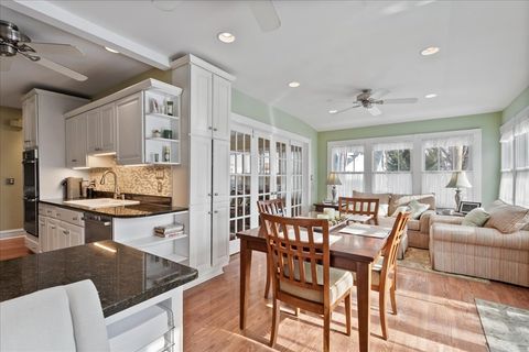 Tiny photo for 516 Greenwood Street #516, Evanston, IL 60201 (MLS # 12586265)