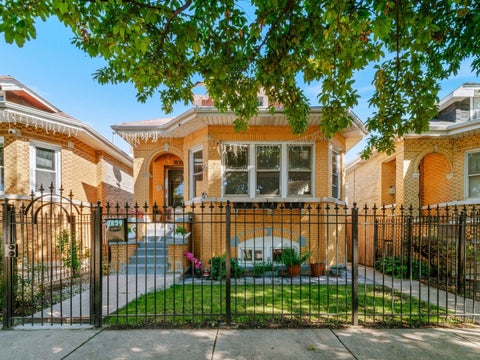 Photo of 2829 N Melvina Avenue, Chicago, IL 60634 (MLS # 12780647)