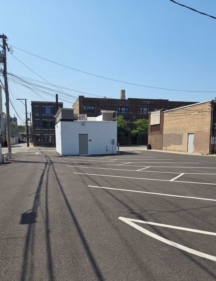 1620 W Lawrence Avenue