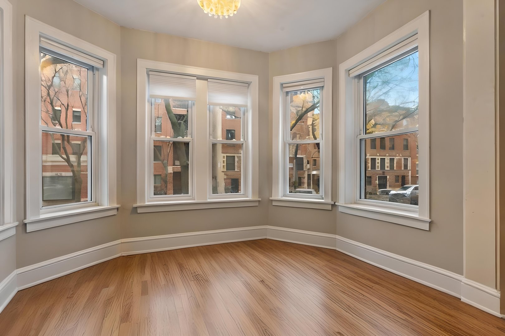 842 W Agatite Avenue 2E