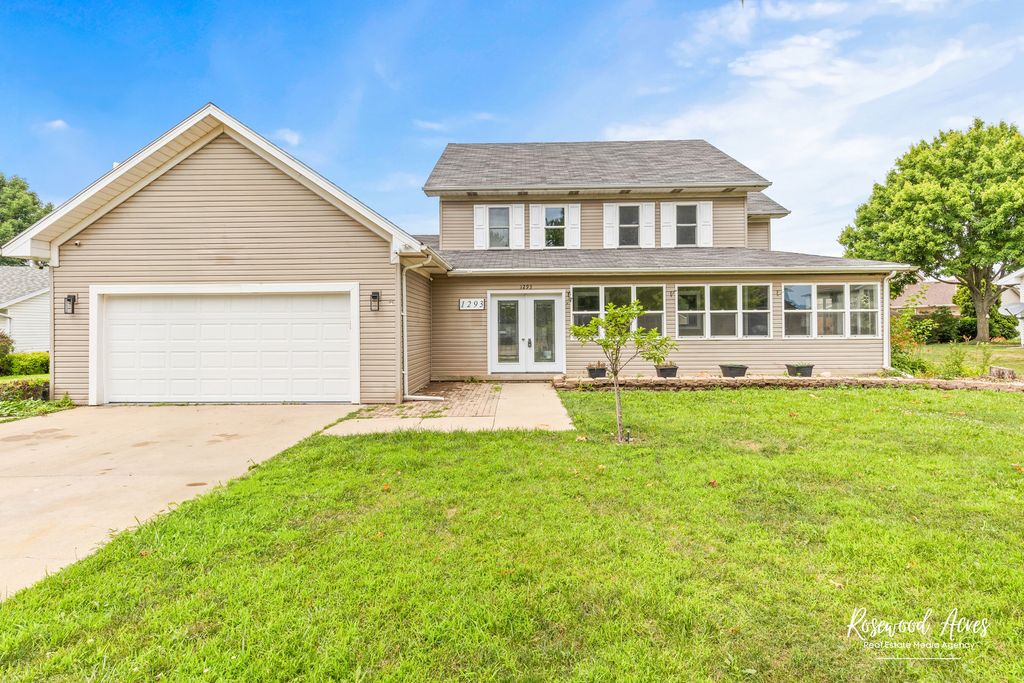 Photo for 1293 Hartley Avenue, Bourbonnais, IL 60914 (MLS # 12496619)