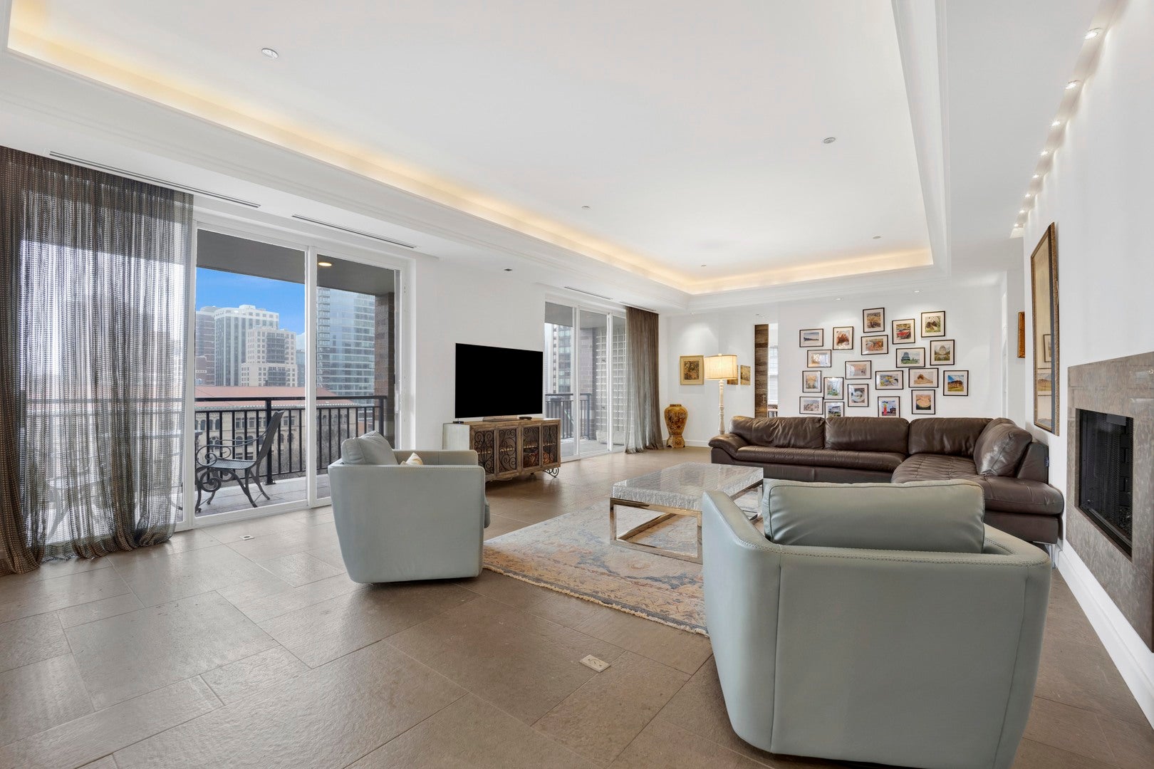 55 W DELAWARE Place 1120