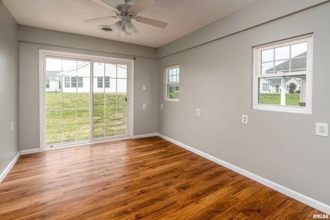 Tiny photo for 1500 APACHE Drive, Marion, IL 62959 (MLS # QC4268351)