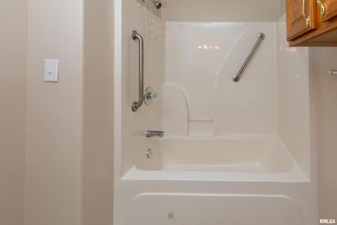 Tiny photo for 1500 APACHE Drive, Marion, IL 62959 (MLS # QC4268351)