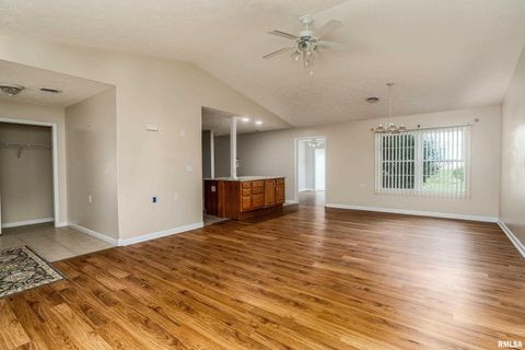 Tiny photo for 1500 APACHE Drive, Marion, IL 62959 (MLS # QC4268351)