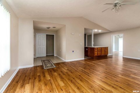 Tiny photo for 1500 APACHE Drive, Marion, IL 62959 (MLS # QC4268351)