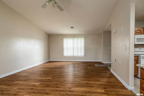 Tiny photo for 1500 APACHE Drive, Marion, IL 62959 (MLS # QC4268351)