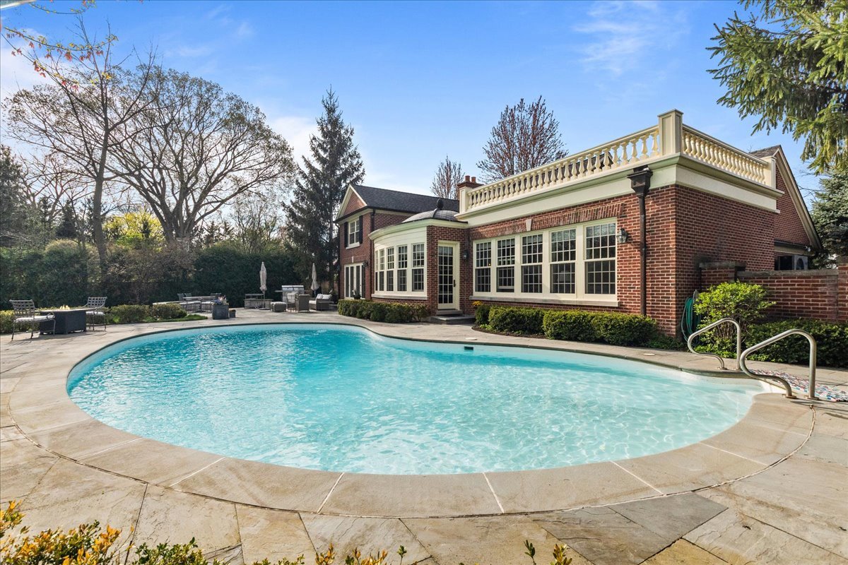 1300 Hackberry Lane