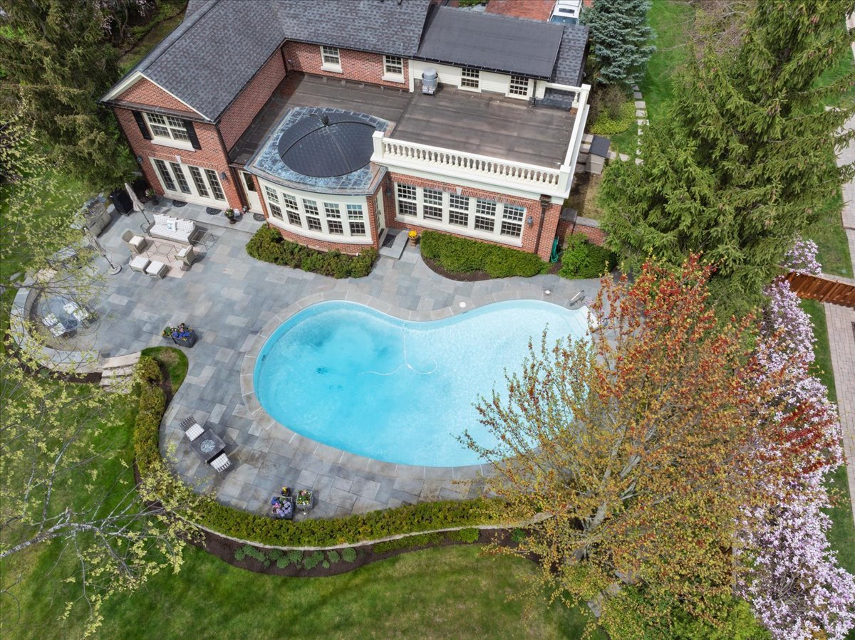1300 Hackberry Lane