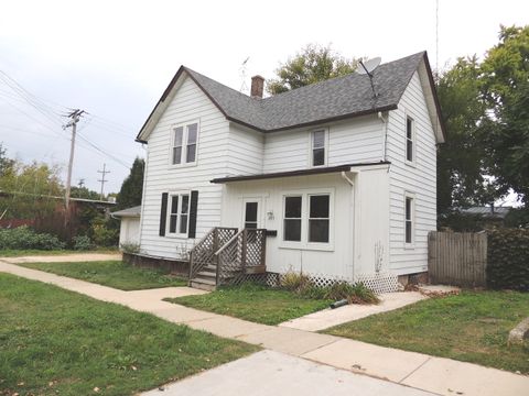 317 Edward Street Sycamore IL 60178