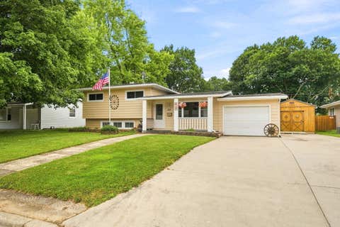 Tiny photo for 415 Maple Drive, Morris, IL 60450 (MLS # 12718050)