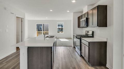 Tiny photo for 427 lakeshore Court, St. Charles, IL 60174 (MLS # 12562947)