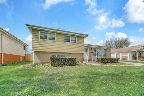 Tiny photo for 10 N ADAMS Drive, Addison, IL 60101 (MLS # 12725164)