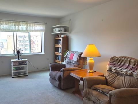 Tiny photo for 850 Wellington Avenue #403, Elk Grove Village, IL 60007 (MLS # 12605565)