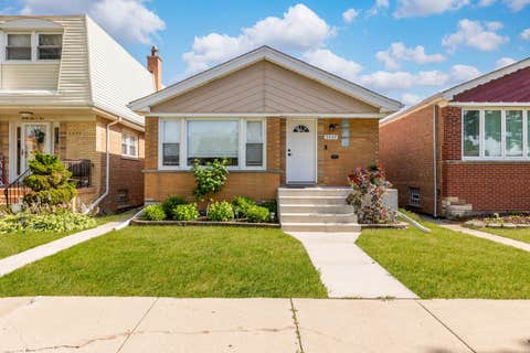 Photo of 3507 W 77th Street, Chicago, IL 60652 (MLS # 12694955)