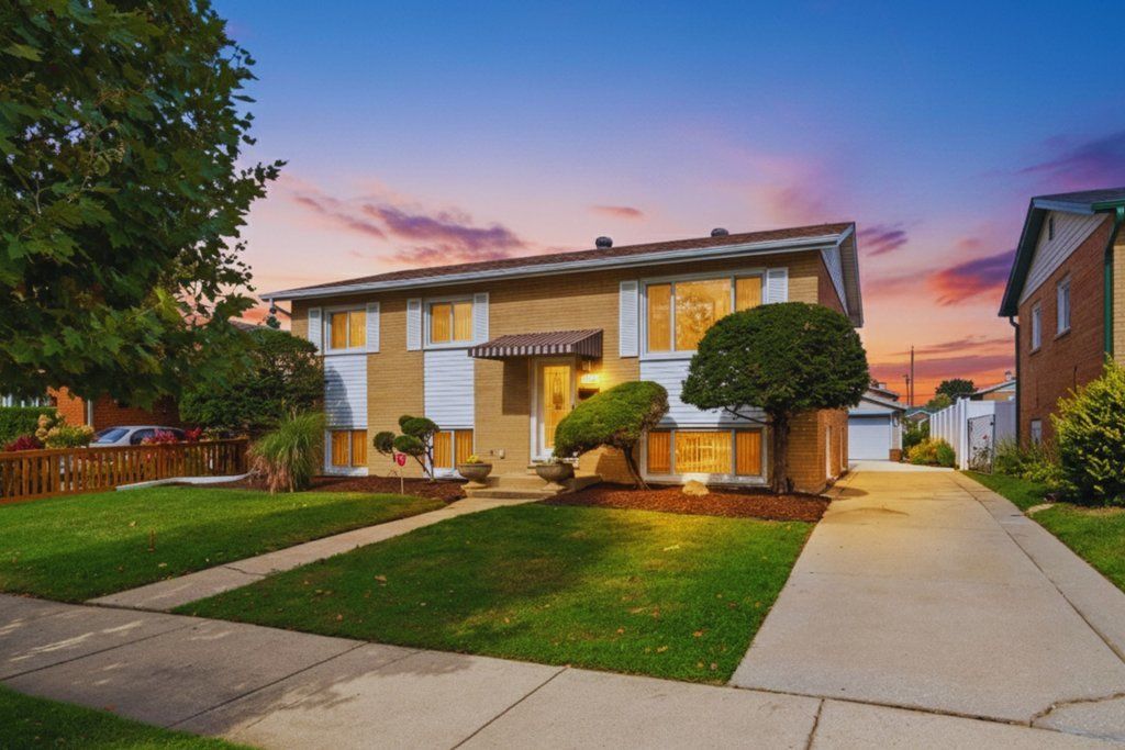 Photo for 3404 W 125th Street, Alsip, IL 60803 (MLS # 12497135)