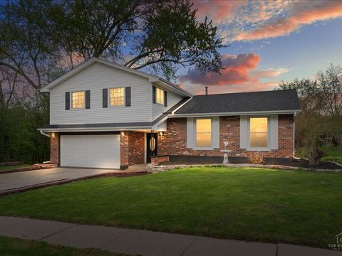 Photo of 6531 Midhurst Road, Downers Grove, IL 60516 (MLS # 12609814)