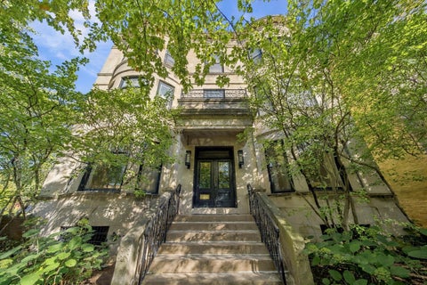 Photo of 5703 S Kenwood Avenue #1, Chicago, IL 60637 (MLS # 12784272)