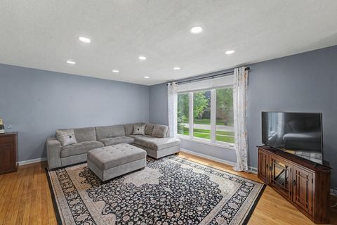 Tiny photo for 449 S Bennett Avenue, Palatine, IL 60067 (MLS # 12672897)
