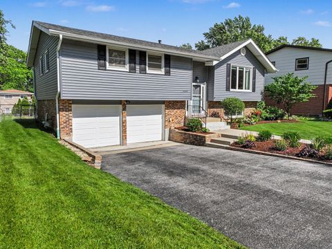 Tiny photo for 449 S Bennett Avenue, Palatine, IL 60067 (MLS # 12672897)
