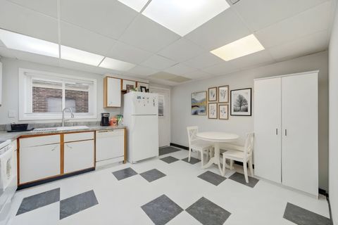 Tiny photo for 940 N Rohlwing Road #201A, Addison, IL 60101 (MLS # 12632567)