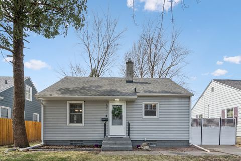 Tiny photo for 2052 37th Street, Rock Island, IL 61201 (MLS # 12601618)