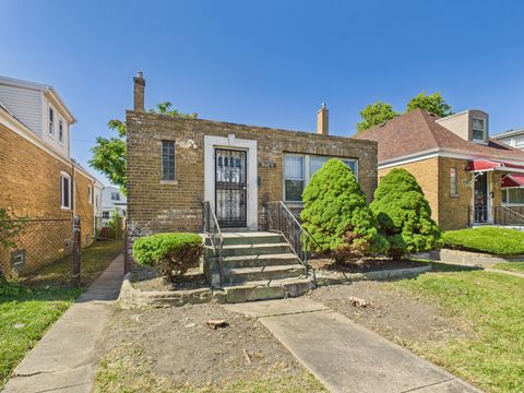 Tiny photo for 9832 S Calumet Avenue, Chicago, IL 60628 (MLS # 12491374)